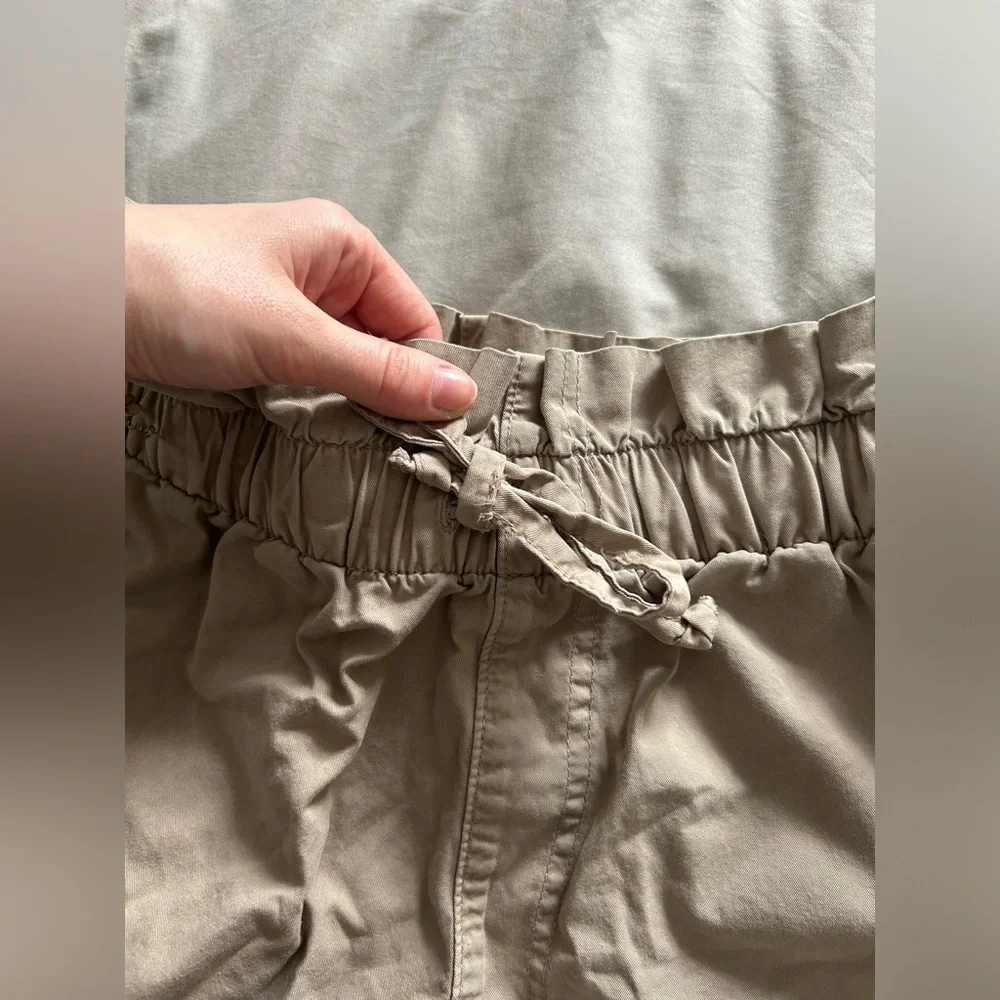 Abercrombie Paper Bag Shorts - Picture 3 of 10